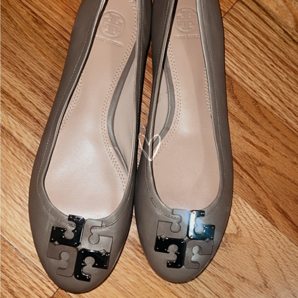 Tory Burch Women's Tan Flats
